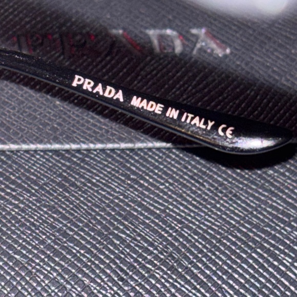 Red Prada sunglasses with serial number - Picture 2 of 5